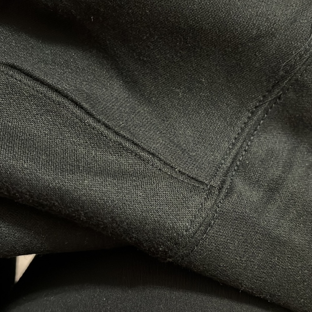 Amazhiyu Women's Cropped Hoodie - Picture 4 of 9